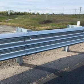 Thrie Beam Crash Barrier